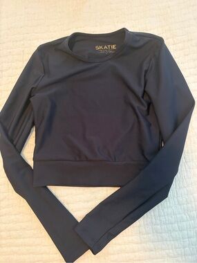 Skatie Navy Long Sleeve Cropped Crew Top